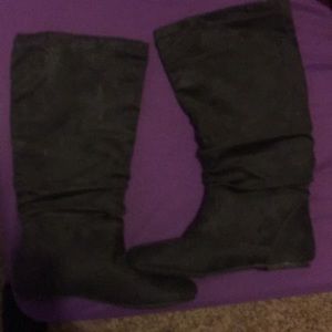 Size 8 1/2 woman boots